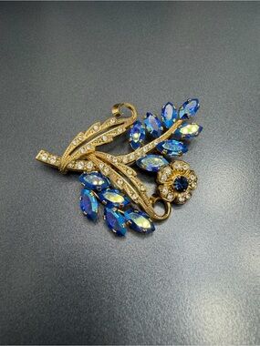 Vintage Blue Crystal Floral Leaf Brooch #279ub